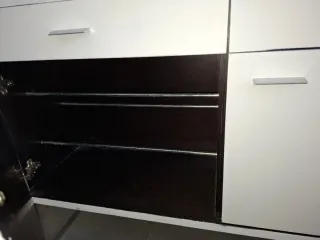 Zapatero blanco con cajones