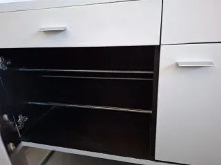 Zapatero blanco con cajones