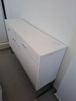 Zapatero blanco con cajones