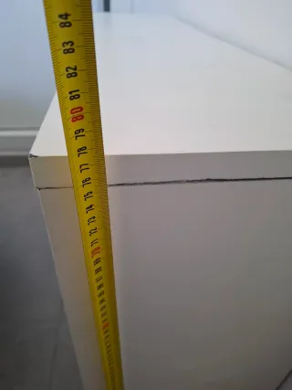 Zapatero blanco con cajones