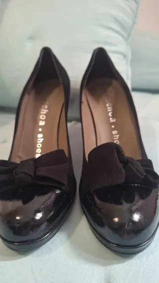 Zapatos de tacón negros con lazo Pablo Ochoa