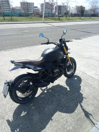 Moto Morini Seiemmezzo Negra y Marrón