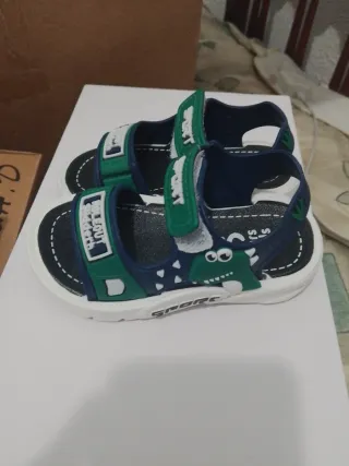Sandalias deportivas para niño talla 22