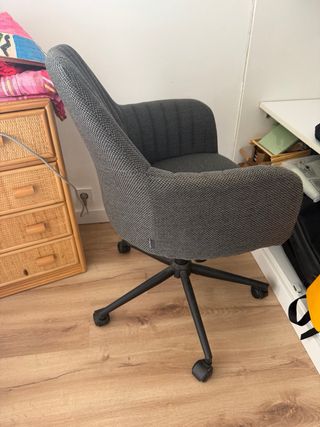 Silla de oficina giratoria gris