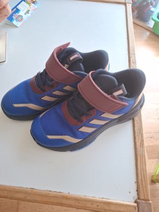 Zapatillas Adidas Marvel Talla 33
