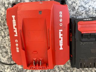 Caricabatterie Hilti C 6-22 e Batteria B 22-110