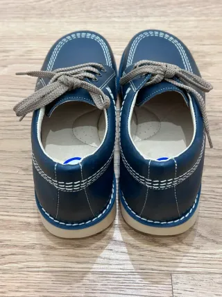 Náuticos piel niño T.39 NUEVO