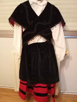 Traje Regional Gallego Negro Adornado