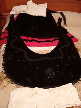 Traje Regional Gallego Negro Adornado