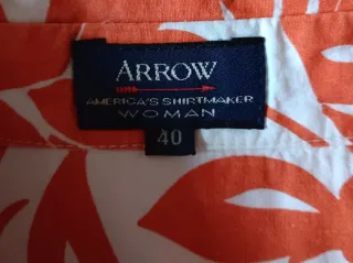 Vestido de flores naranjas y blancas