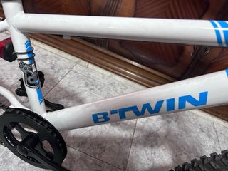 Bicicleta infantil B'TWIN 20 blanca
