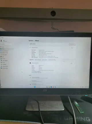 Ordenador sobremesa negro