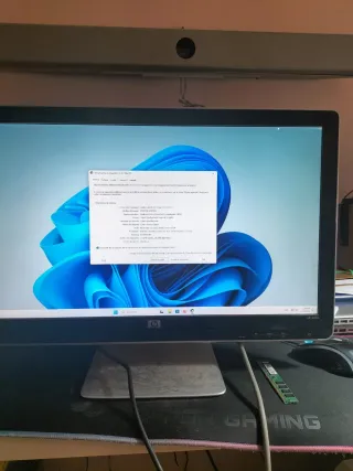 Ordenador sobremesa negro