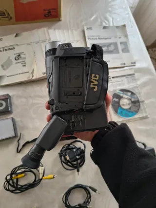 Videocamera A cassette VHS Compact JVC GR FXM65