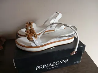 Sandalias Primadonna Collection Blancas y Doradas