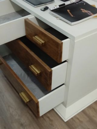 Cajonera Blanca Lacada con Pan de Oro