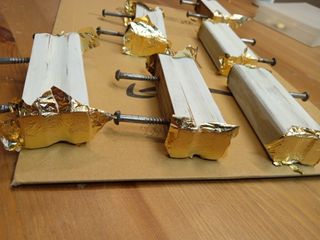 Cajonera Blanca Lacada con Pan de Oro