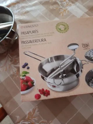 Pasa purés de acero inoxidable ,nuevo en su envase