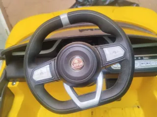 Coche Eléctrico Lotus Amarillo