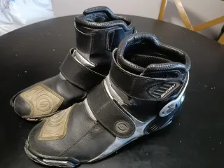 BOTIN MOTO 47