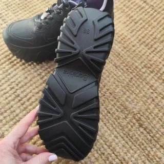 Zapatillas Kuromi Bershka Talla 38 SIN ESTRENAR