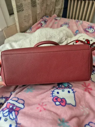 Bolso de mano rojo