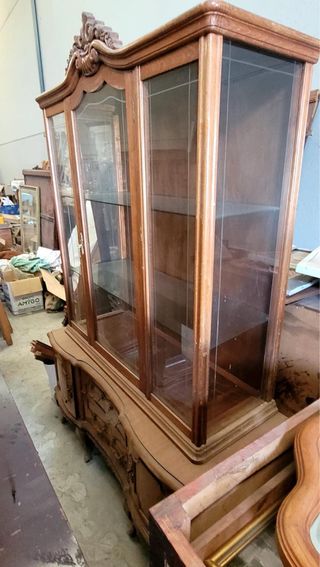 Mueble vitrina antiguo madera y cristal