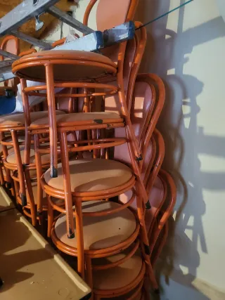 Mesas y Sillas Naranja para Terraza