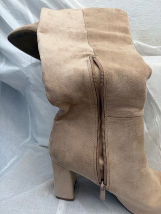 Botas de tacón altas beige