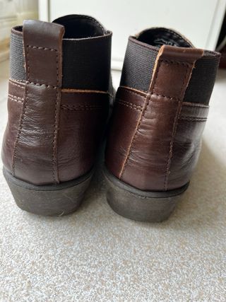 Botines de piel marrones