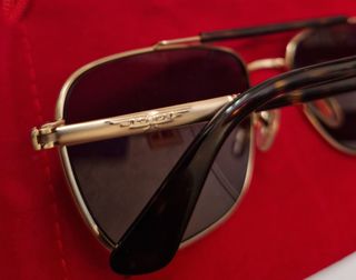 Gafas de sol Police doradas y marrones