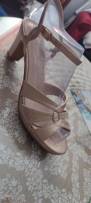 Zapatos tacón dorado-platino (bodas-comuniones)