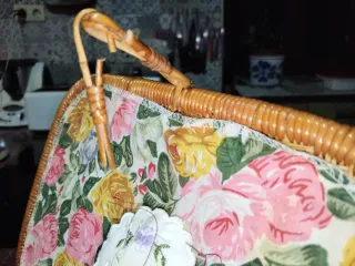 Costurero vintage mimbre