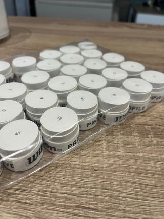 GRIPS PERFORADOS BLANCOS WILSON