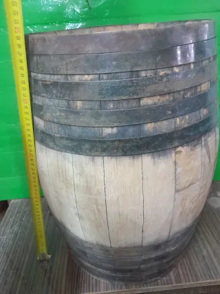 Vieja barrica de madera