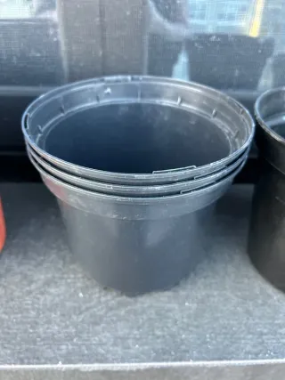 Lote 17 macetas resina tamaños 21-12 cm