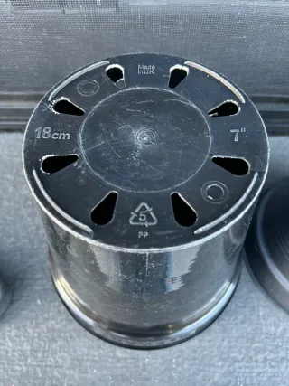 Lote 17 macetas resina tamaños 21-12 cm