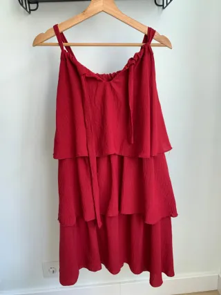 Vestido granate de volantes