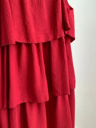 Vestido granate de volantes