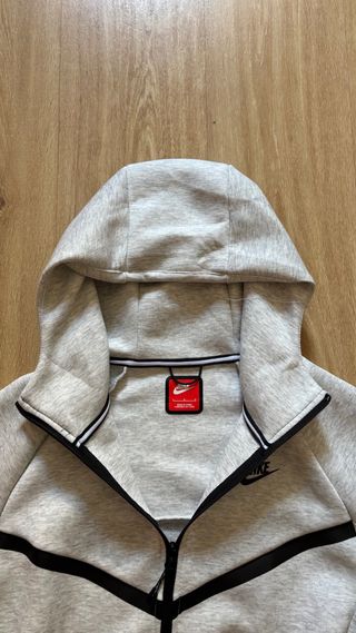 Sudadera Nike Tech Gris