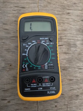 Multímetro XL830L
