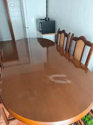 Mesa extensible y 6 sillas madera