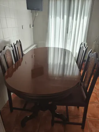 Mesa extensible y 6 sillas madera