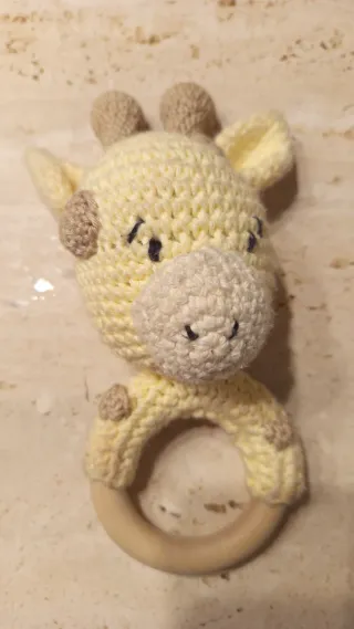 Sonajero Jirafa Crochet Aro Madera