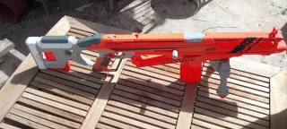 Pistola Nerf en persona