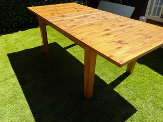 Mesa de madera rústica extensible