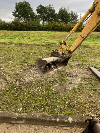 Mini excavadora Komatsu PC26MR