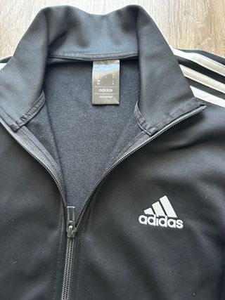 Chaqueta deportiva Adidas negra