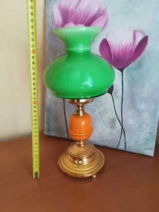 Lámpara de mesa vintage dorada