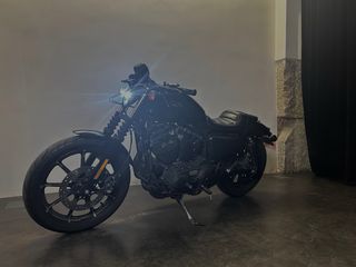 Harley-Davidson Sportster Iron 883 Negra